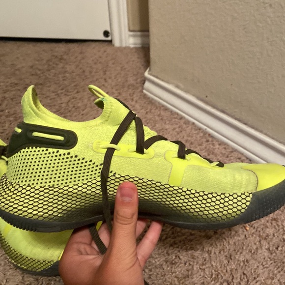 curry 6 basketball shoe - Picture 3 of 5